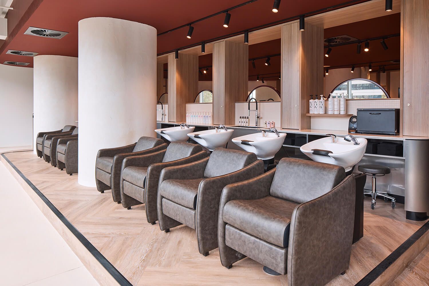 Hair washing basins available for rent in salon lane in sydney