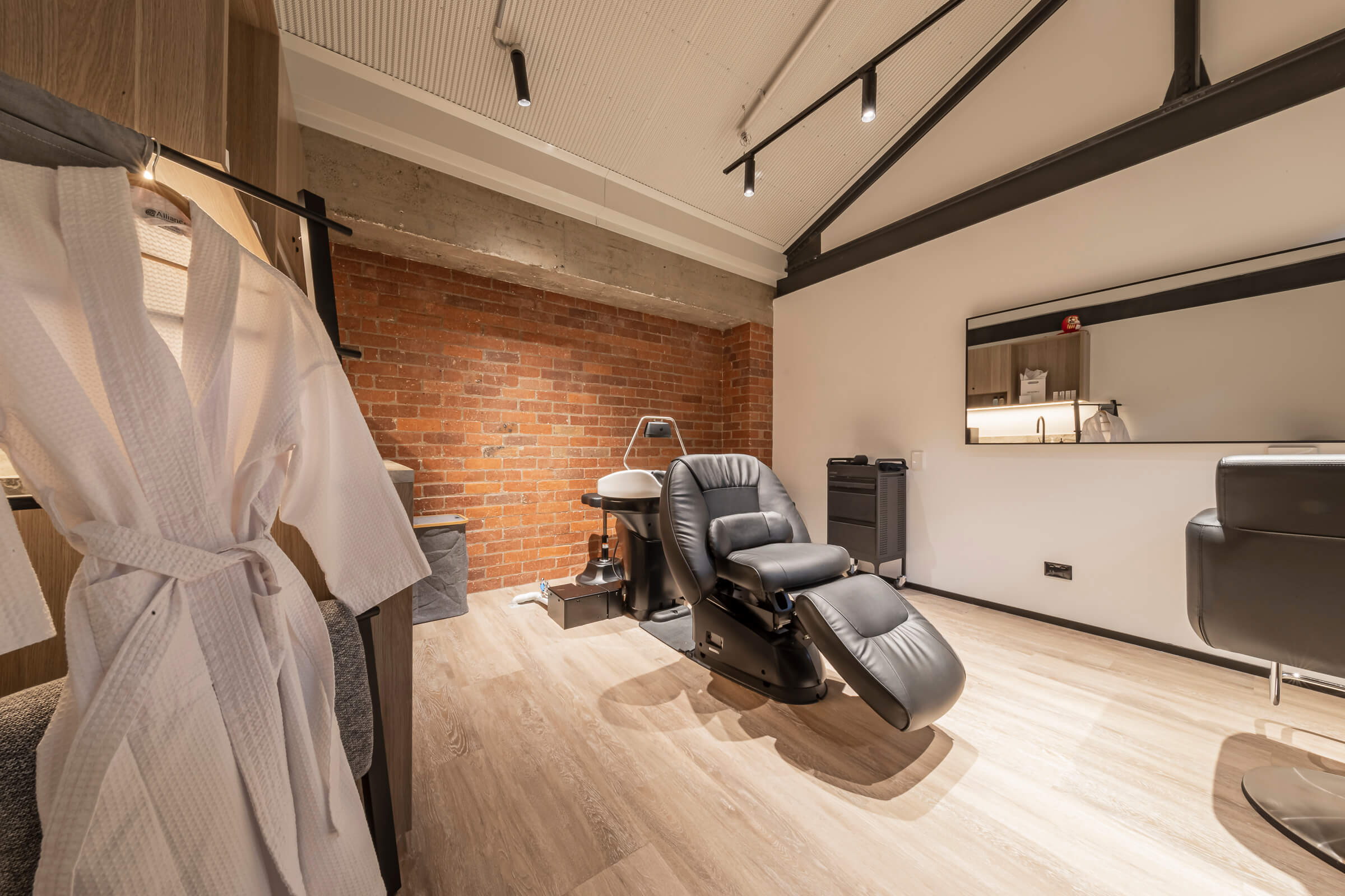 Salon_Lane_West_End_Varsana_Head_Spa_By_Alex_Bowyer_Studio